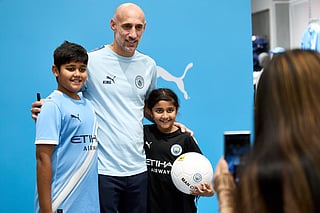 Zabaleta meeting fans in the CIty Puma store