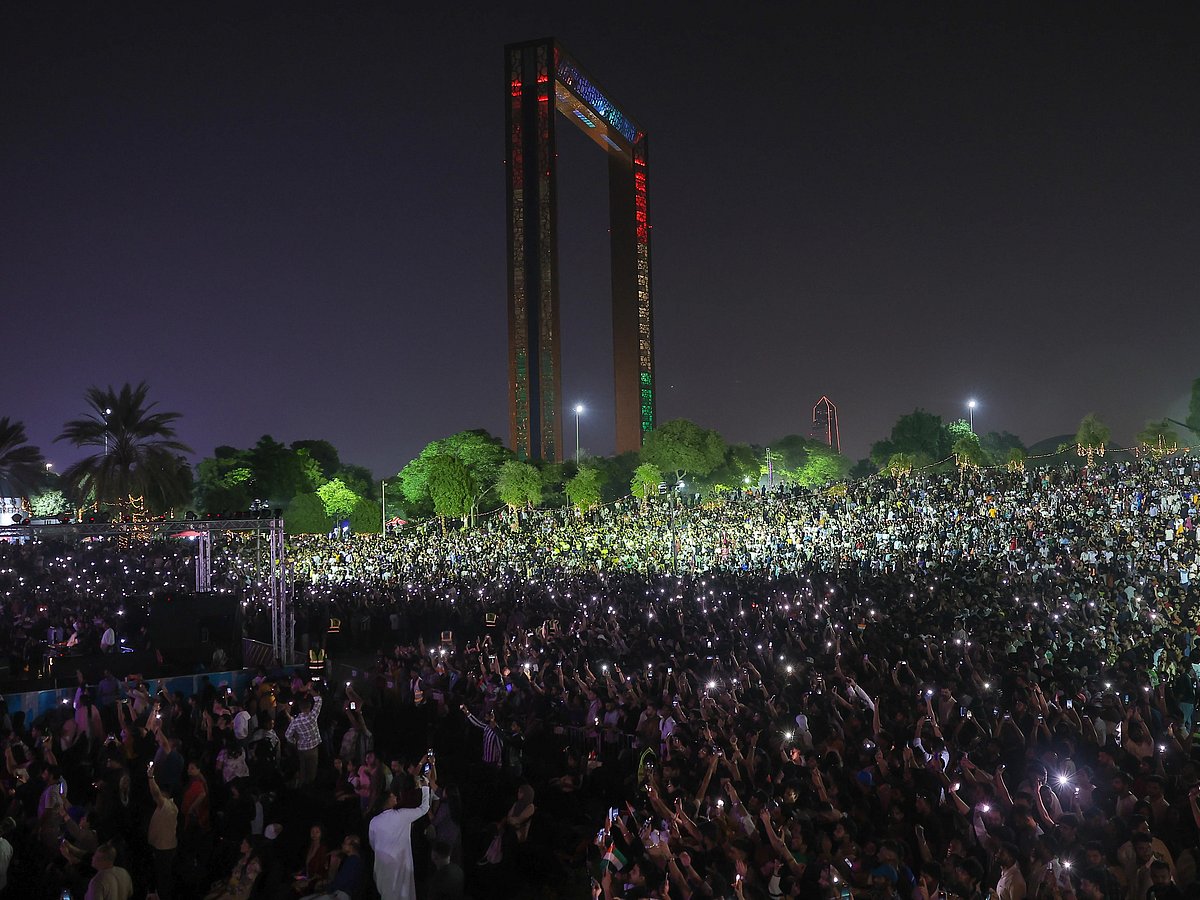 Thousands of community members came together for a high-voltage celebration at Zabeel Park in Dubai on Sunday. Photo: Virendra Saklani/Gulf News