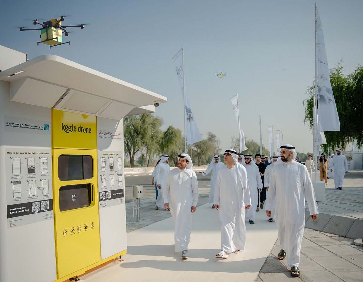 The launch event was led by Mohammed Abdulla Lengawi, Director General of the DCAA, who oversaw the first live drone delivery, with Ahmed Darwish Al Muhairi, Director General of IACAD; Badr Bu Hanad, Director General of Dubai Silicon Oasis; Sultan Butti bin Mejren; and Sayed Ismail Mohammed Al Hashmi, Acting Executive Director of the Corporate Support Services Sector in Dubai Municipality.