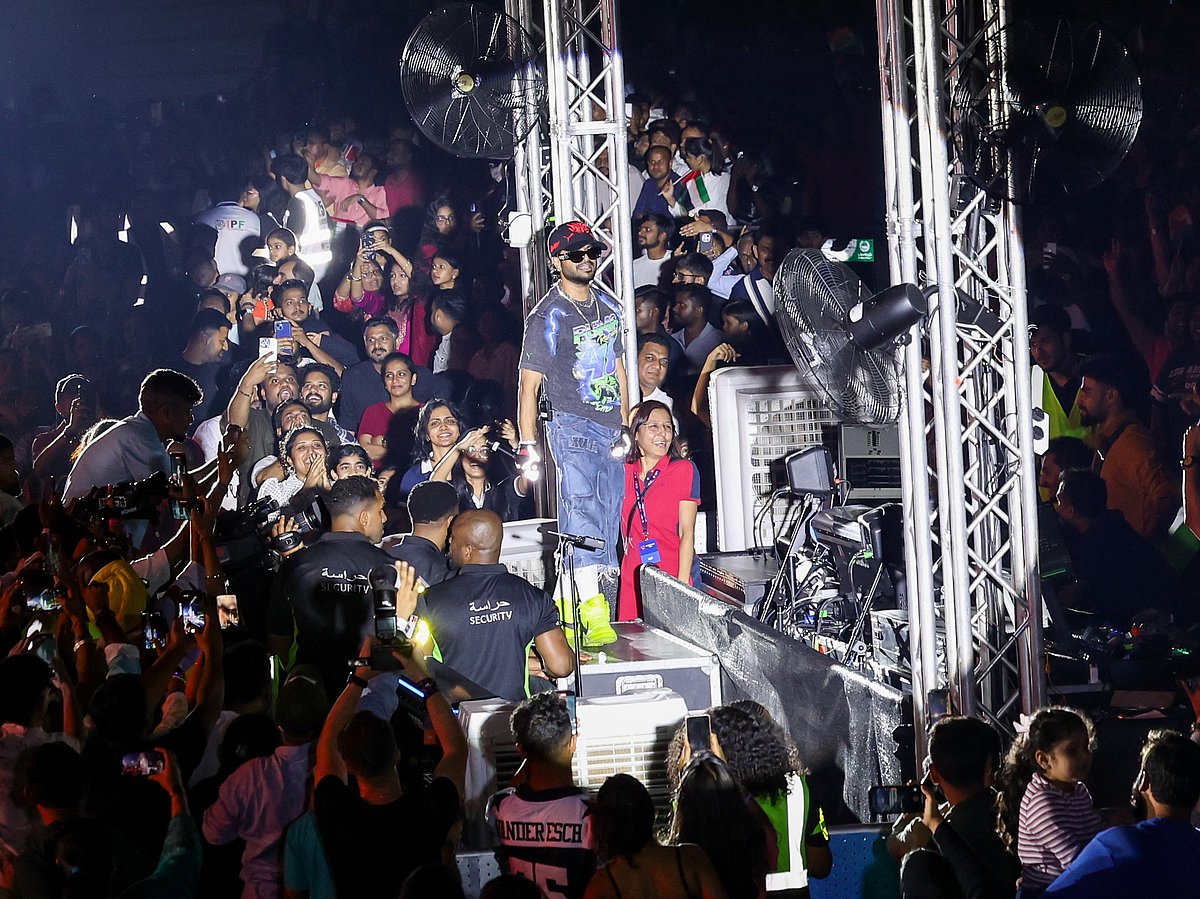 Malayalam star Neeraj Madhav jams with more than 100,000 fans at Dubai’s Zabeel Park. Photo: Virendra Saklani/Gulf News