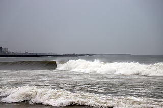 Cyclone Montha’s landfall continues near Kakinada (Lead)
