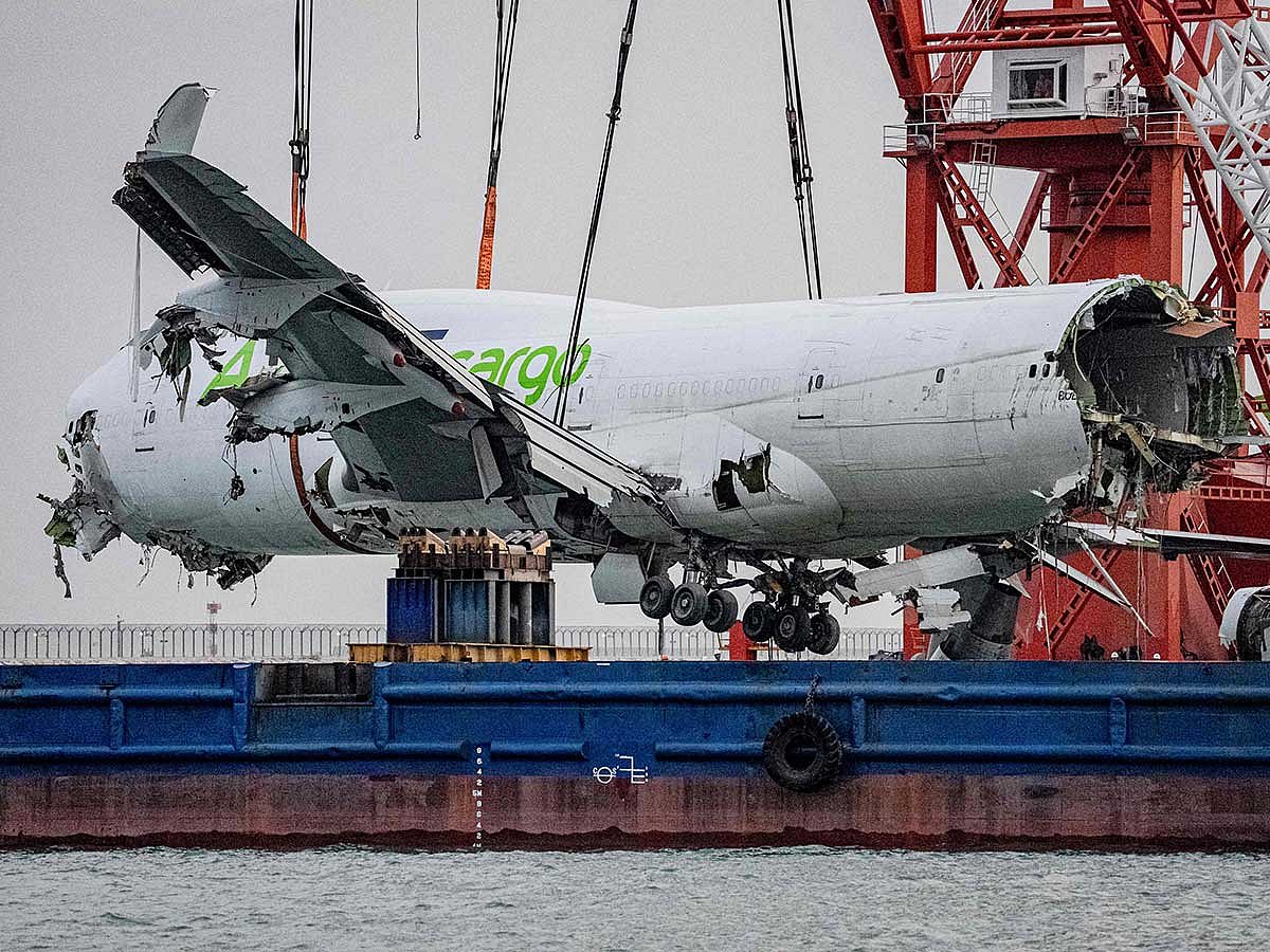 Salvage workers recover most of the AirACT Boeing 747-400 aircraft. The 32-year-old aircraft’s age and conversion to a freighter may prompt discussions on the lifecycle management of ageing Boeing 747s.