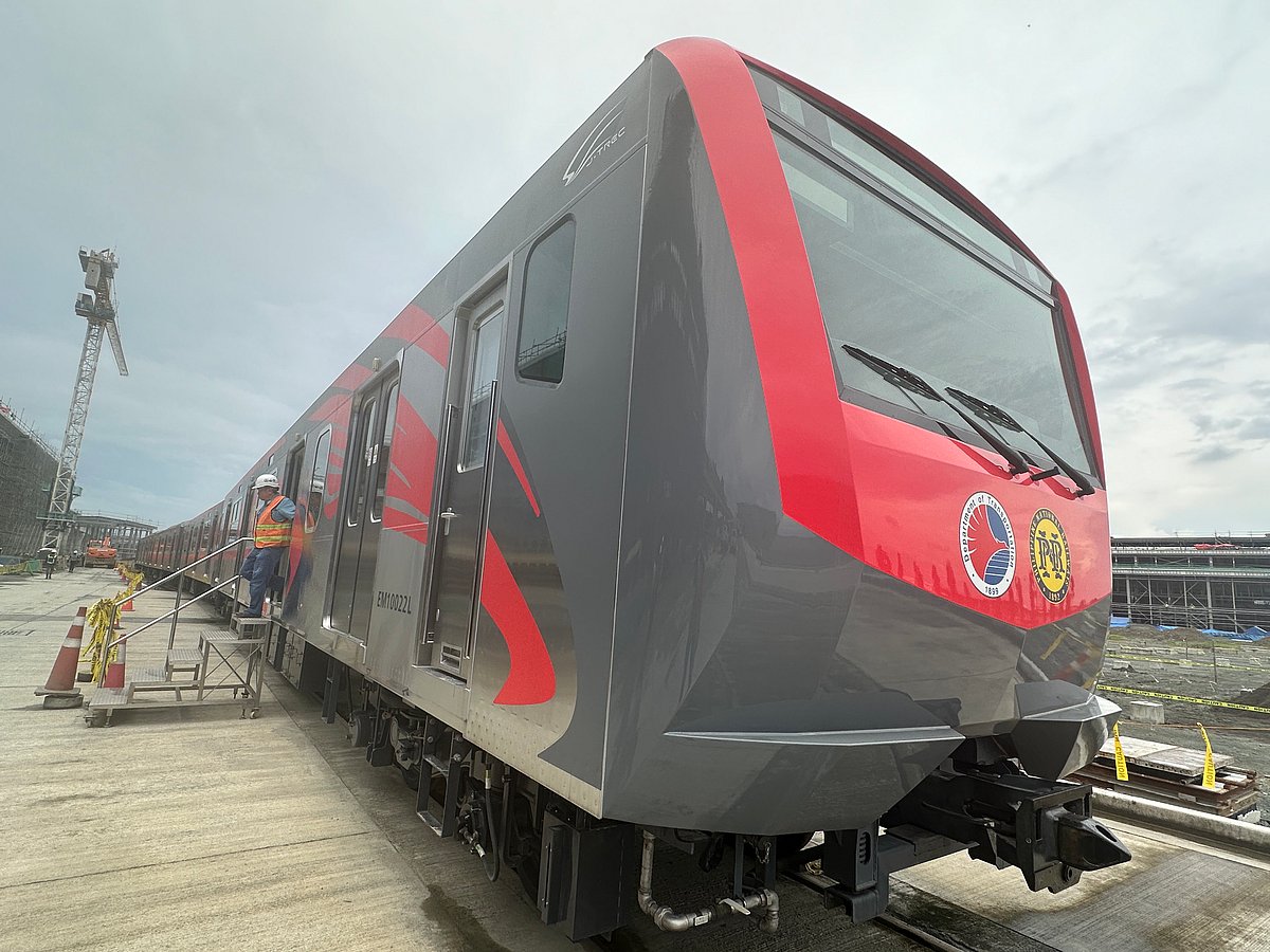 One of 108 new train cars delivered by Japan’s JR East and Sumitomo. The trains, running at up to 130 km/h, will serve three highly populated regions covering a distance of 147 km: Central Luzon, Metro Manila, and Calabarzon.