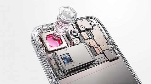 The OPPO Find X9 Pro features a revolutionary 200MP Hasselblad Telephoto lens, delivering 3x optical zoom and lossless zoom up to 13.2x.