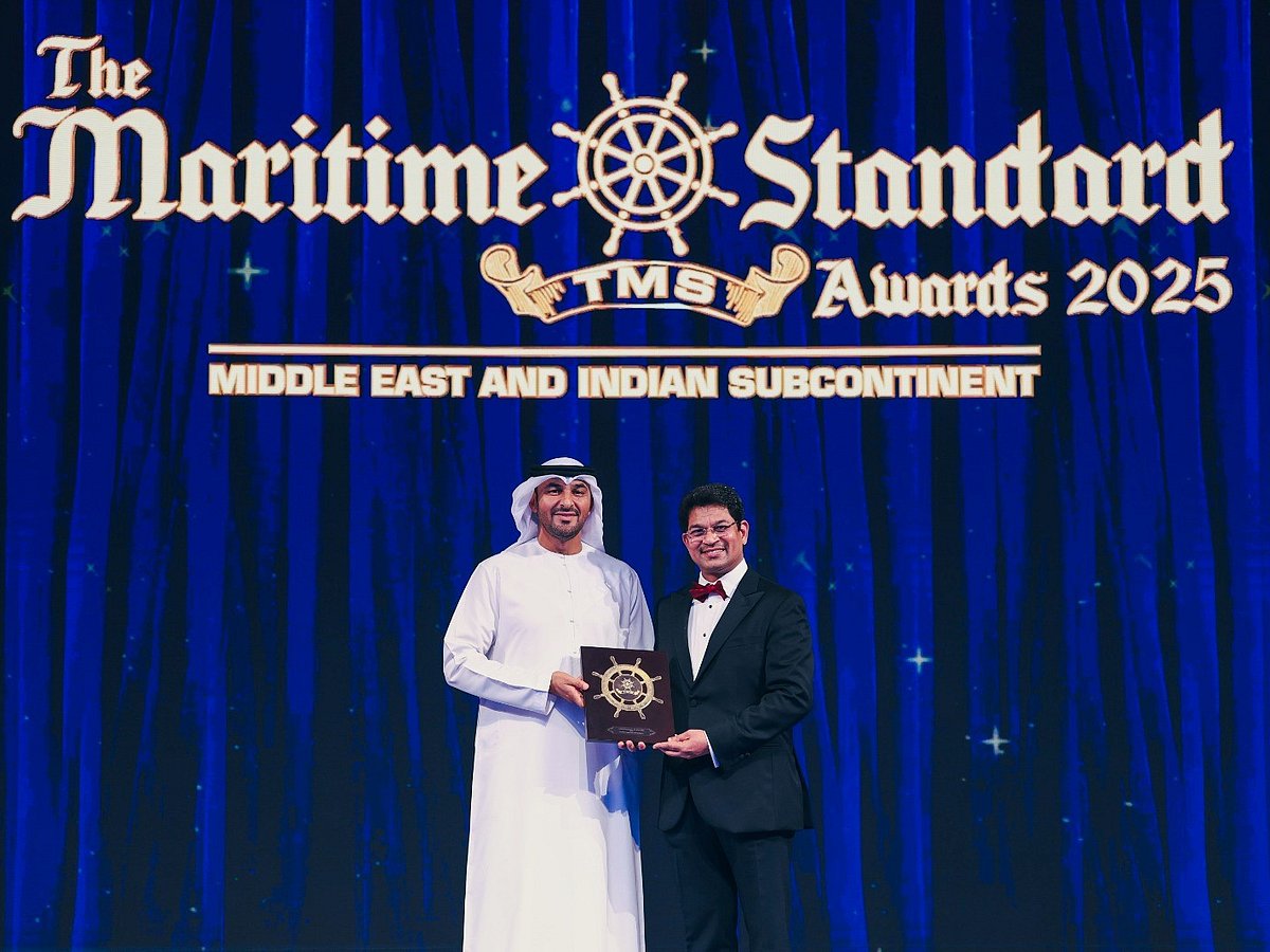 Captain Abdulkareem A Masabi, CEO of ADNOC Logistics and Services, and Trevor Periera, Managing Director of the Maritime Standards at the award ceremony in Dubai