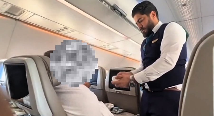 Social media users admired how he handled the moment with quiet dignity and warmth, calling it a beautiful reminder of empathy and respect.