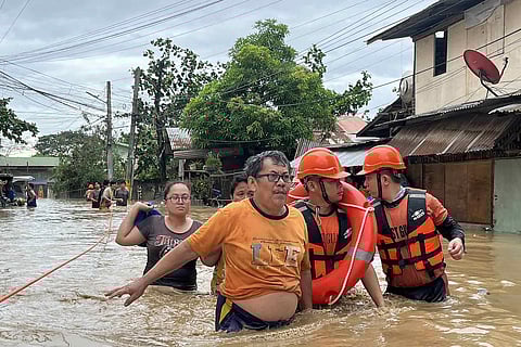 Typhoon Kalmaegi floods the central Philippines, displacing hundreds of thousands