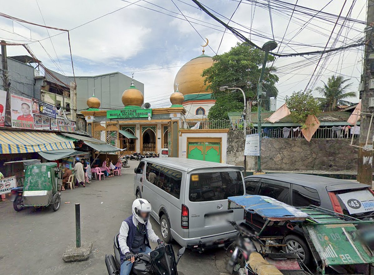 A view of the Golden Mosque on on Globo de Oro Street, Quiapo, Manila. 
