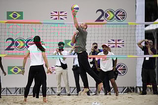 Prince William plays football and volleyball in Rio