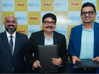 Left: Krishnan R and Amir Nagammy of WizzFinancial Group with Biswajit Chatterjee of Sahaj.