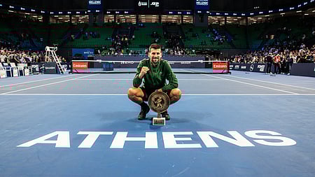 Djokovic wins 101st title in Athens but withdraws from ATP Finals due to injury