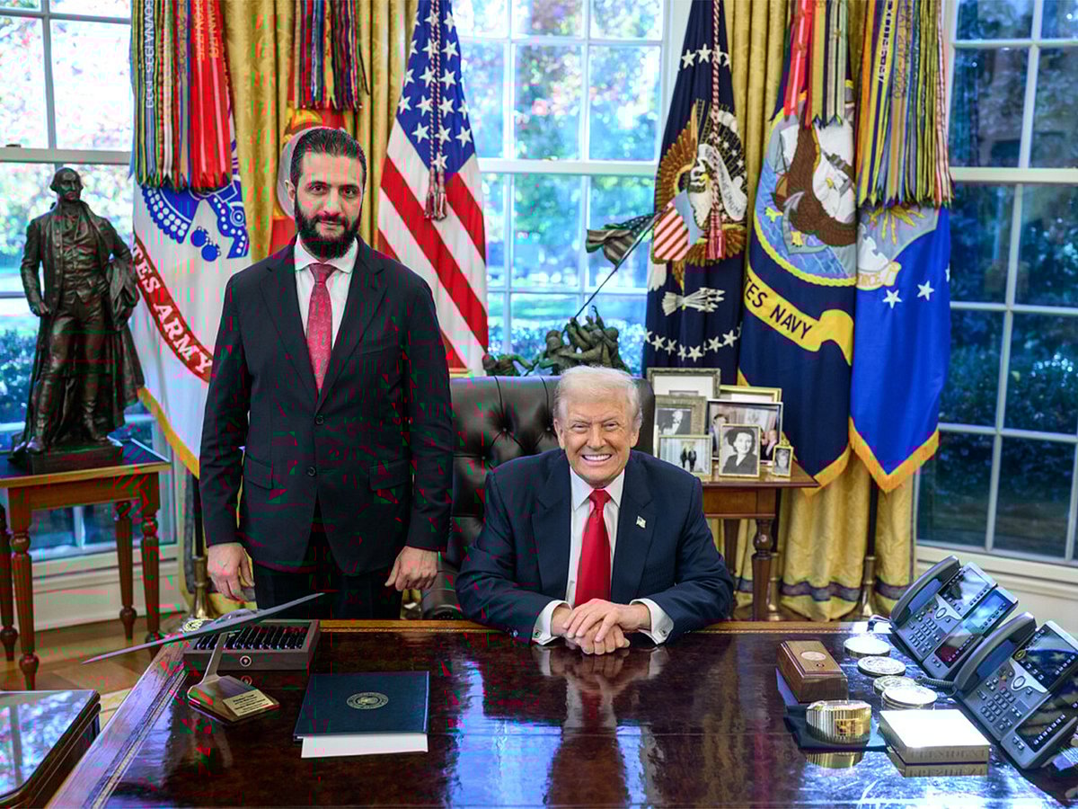 US President Donald Trump with Syrian President Ahmed Hussein al-Sharaa.