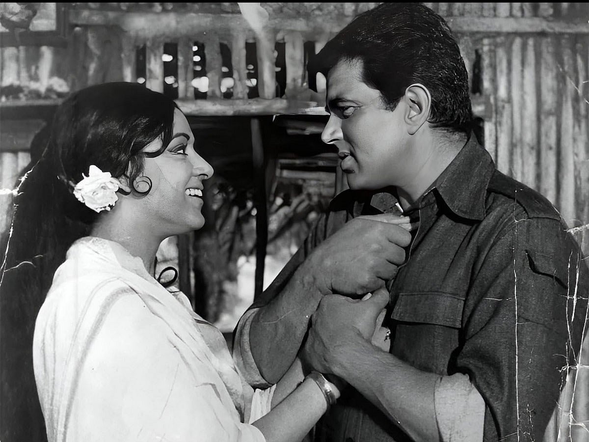 Hema Malini and Dharmendra in Seeta Aur Geeta (1972), a delightful comedy-drama that was a big hit during that time
