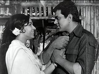 Hema Malini and Dharmendra in Seeta Aur Geeta (1972), a delightful comedy-drama that was a big hit during that time