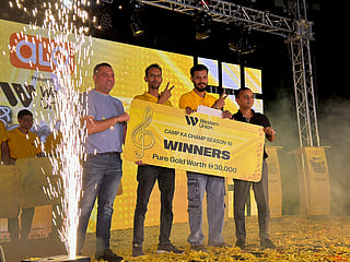 Mohammed Aziz & Biswajeet winners of Western Union Antakshari segment with Western Union officials 