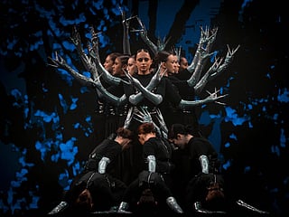 Black Widow’s dazzling show wows kids at SIBF 2025