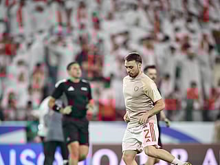Rúben Amaral warms up before the match.