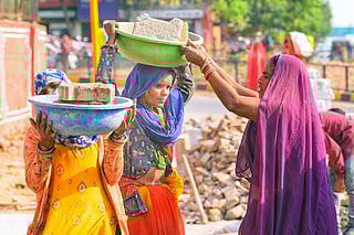 The new Act increases the statutory guarantee of employment from 100 to 125 days per rural household for adults willing to undertake unskilled manual work.