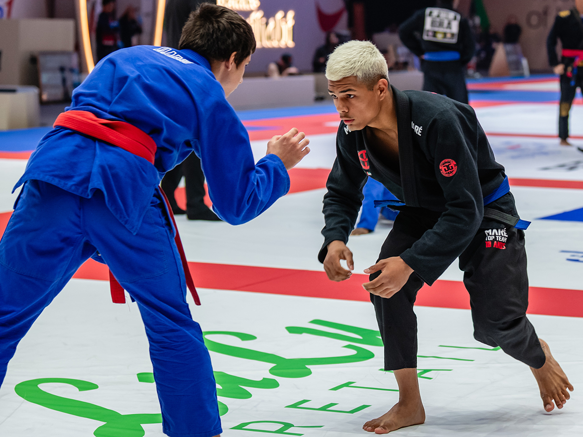 Teen sells candies, peanuts to chase jiu-jitsu dream