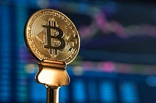 Cryptocurrency Bitcoin fell by 4% on Wednesday to trade at $64,721.39 dollars, marking its lowest level since 28 February.
