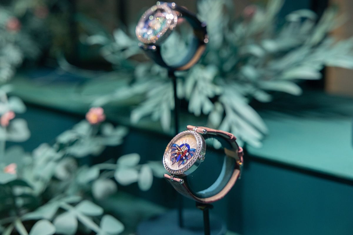 A Lady Arpels Papillon Extraordinaire takes centre stage at the Van Cleef & Arpels pavilion, showcasing the intricate artistry and elegance of Dubai Watch Week 2025.