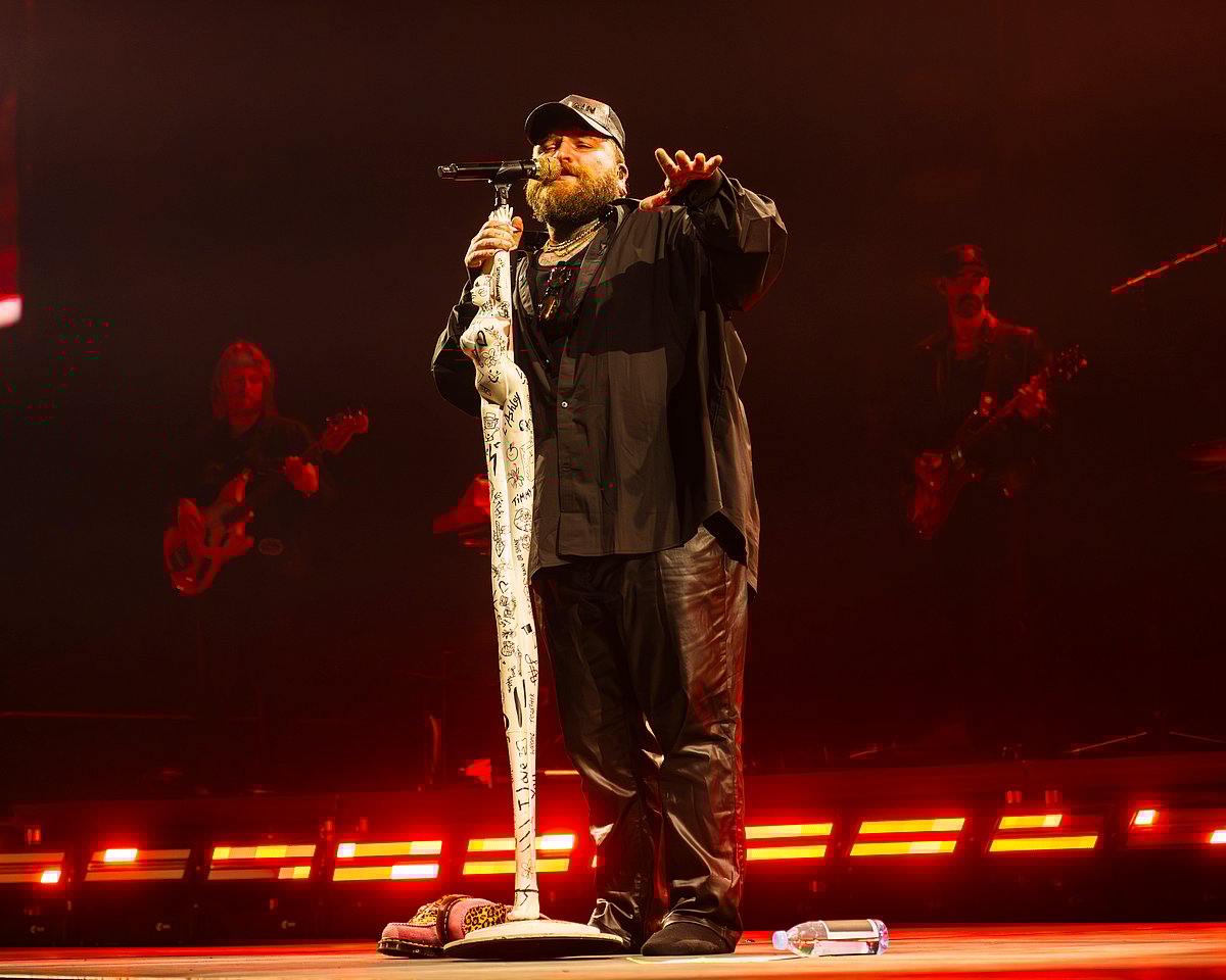 From heartbreak ballads to high-energy hits, Teddy Swims owned the stage in Dubai with his powerhouse vocals.