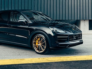 The incident began when the owner listed his Porsche Cayenne for sale on an online marketplace.