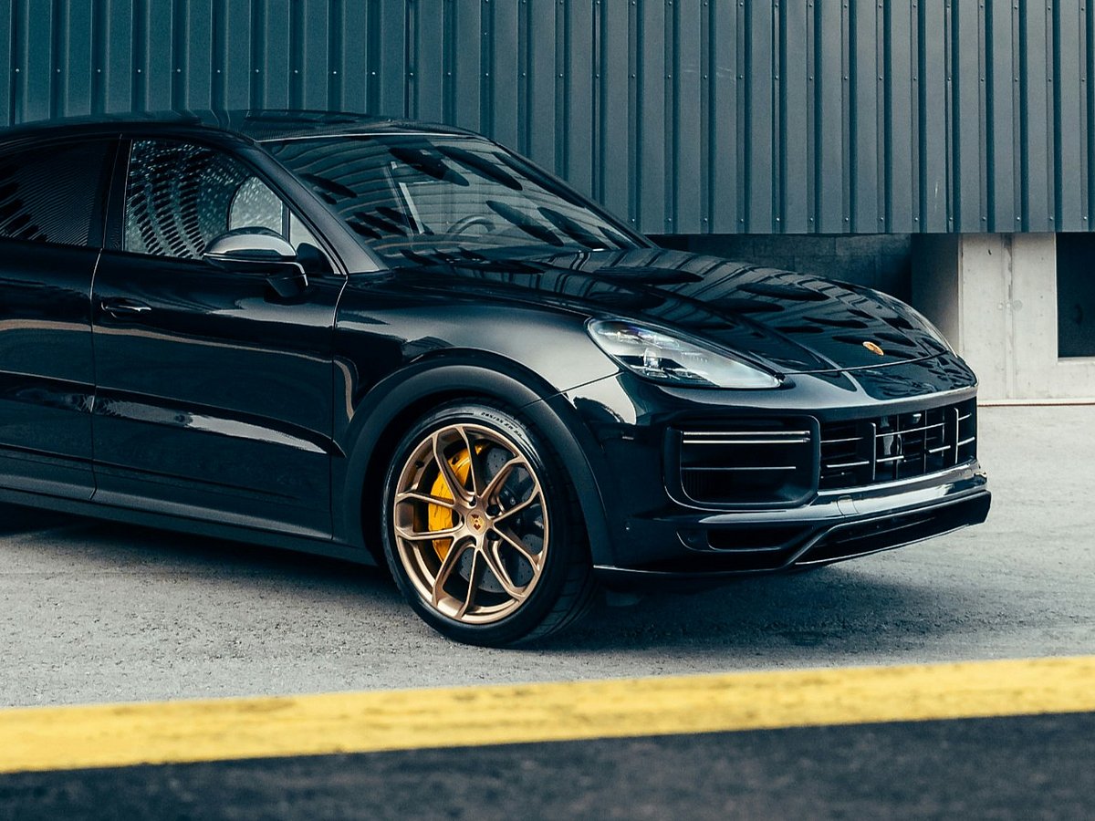 The incident began when the owner listed his Porsche Cayenne for sale on an online marketplace.