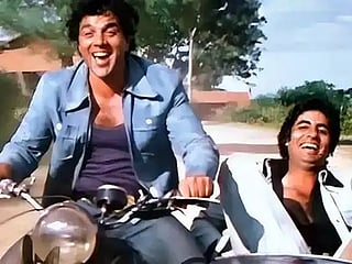 Sholay’s 50-year-old bike honours Dharmendra at IFFI