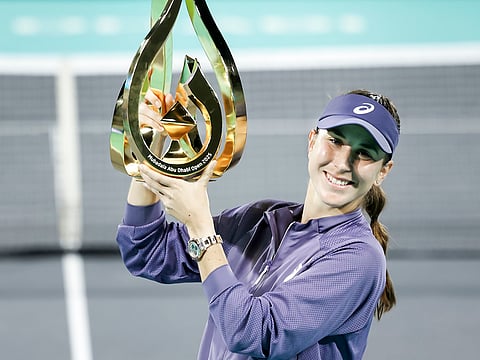 Belinda Bencic with the 2025 Mubadala Abu Dhabi Open trophy