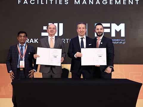 Sameh Muhtadi, CEO of RAK Properties, and Hazem Al Hamed, CEO ASPM/MD iFM, United Al Saqer Group, sign the agreement