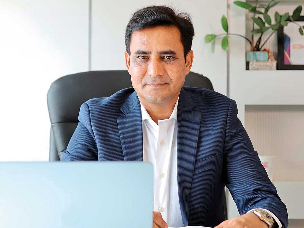 Dinesh Yadav featured in Gulf News