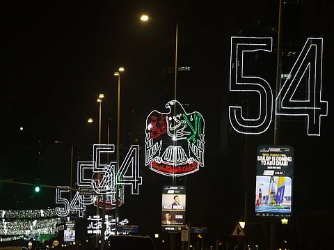 The municipality ensured that all decorative elements harmonize with the surrounding streets and public squares and comply with safety standards for both vehicles and pedestrians