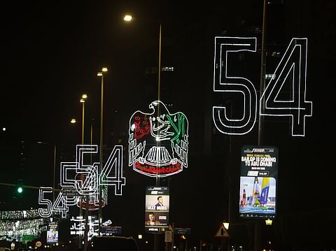 The municipality ensured that all decorative elements harmonize with the surrounding streets and public squares and comply with safety standards for both vehicles and pedestrians