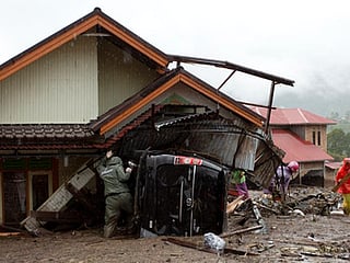 Indonesia flood death toll rises, widespread damage in Thailand