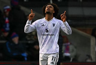 Manchester United's Dutch forward Joshua Zirkzee celebrates scoring the equalising goal during the English Premier League football match against Crystal Palace at Selhurst Park in south London on November 30, 2025.