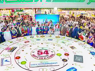 2,000 kg cake cut in grand UAE National Day celebration