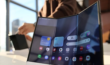 Samsung tops global foldable phone shipments 