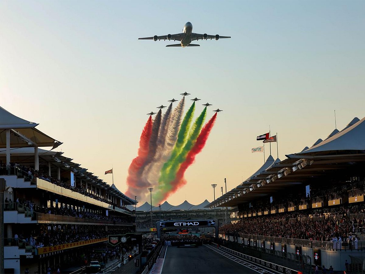 Etihad Airways' A380 and Al Fursan delivered a perfectly timed aerial salute at sunset.