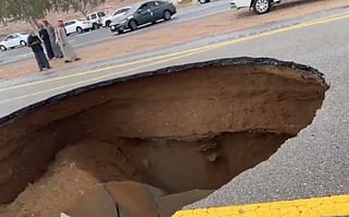 Saudi authorities close road after landslide in Tabuk triggered by heavy rain

