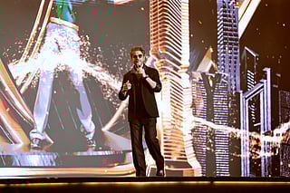 Fans cheer as Shah Rukh Khan delivers heartfelt insights at Dubai event