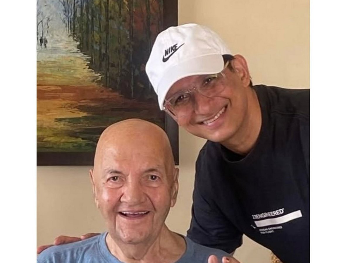 Sharman Joshi shares photos of Prem Chopra