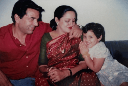 Hema Malini honours late Dharmendra’s memory. 