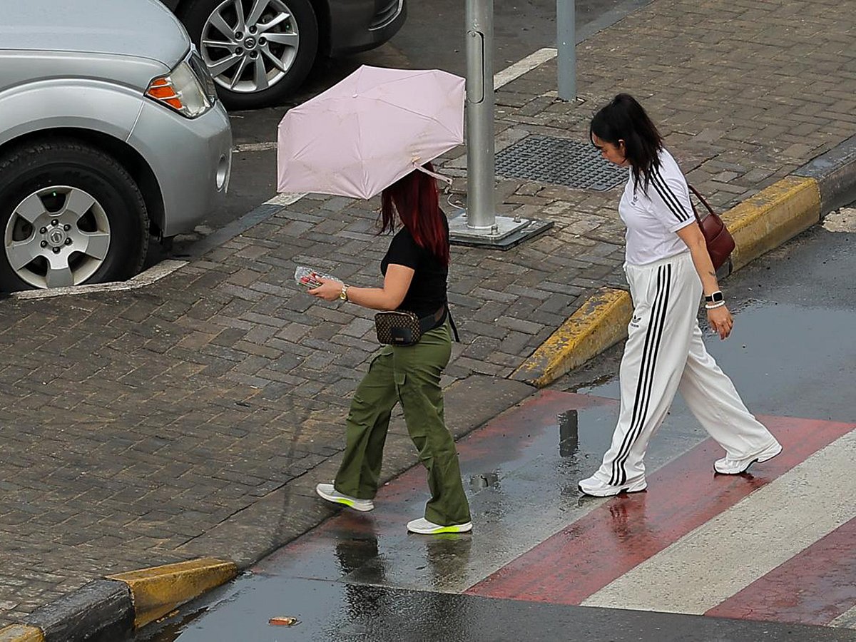 Traffic jam due to a breakdown or adverse weather? The UAE Labour Law has three exceptions where your travel time must be counted as paid work.