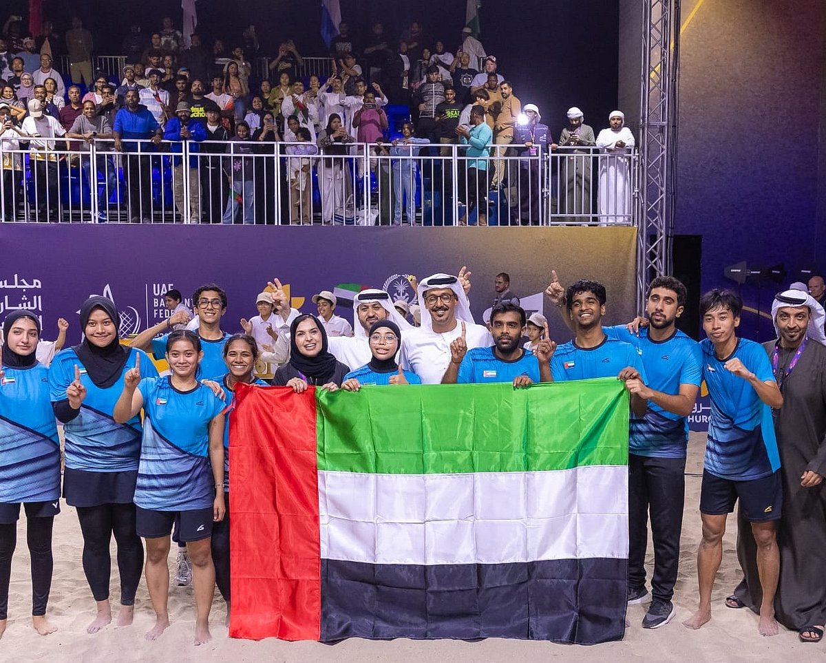 Sheikh Saeed bin Saqr Al Qasimi, Deputy Chief of Sharjah Ruler’s Office in Khorfakkan, crowned the UAE national team at the championship.