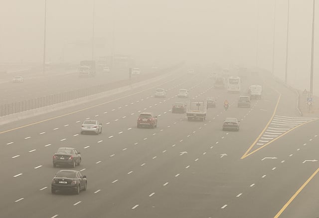 Weather Alert: Sandstorm Reduces Visibility in Dubai and UAE