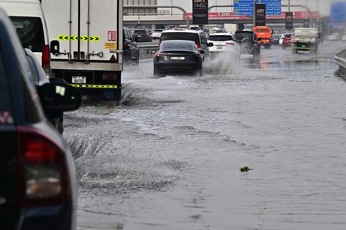 Rain in Dubai; A flooded street in Dubai; Rain in UAE