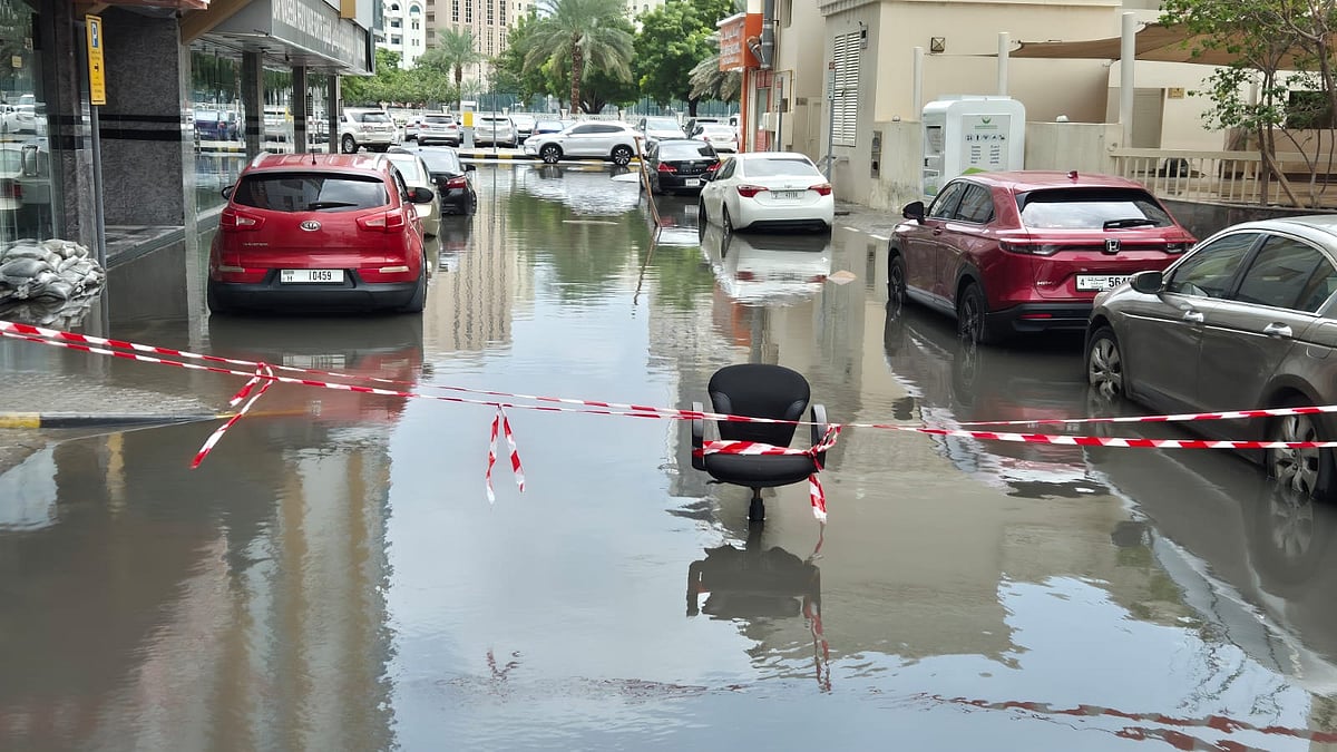 UAE Weather Alert: Heavy Rain, Thunderstorms Disrupt Flights and Traffic