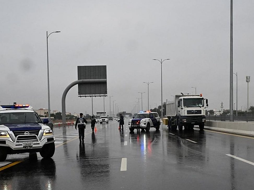 Traffic personnel exerted significant efforts to ensure the safety of motorists and all road users under such weather conditions