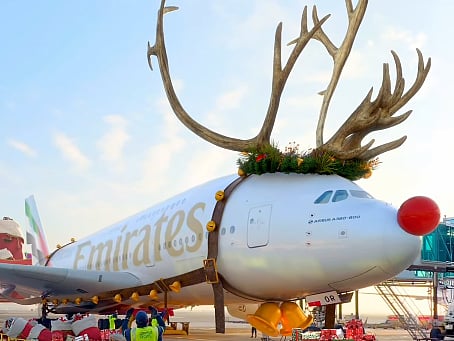 Emirates’ annual Christmas greeting featured the all-new 'Sleigh380' this year. 